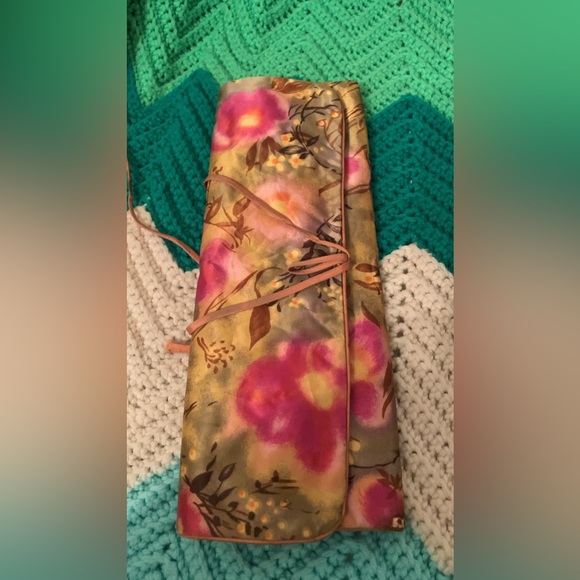 Vintage floral jewelry travel holder - Picture 1 of 2